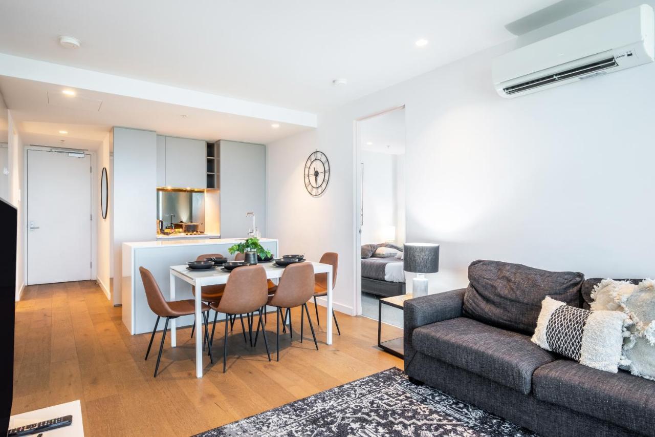 Mega Style Apartments Victoria One Melbourne Bagian luar foto